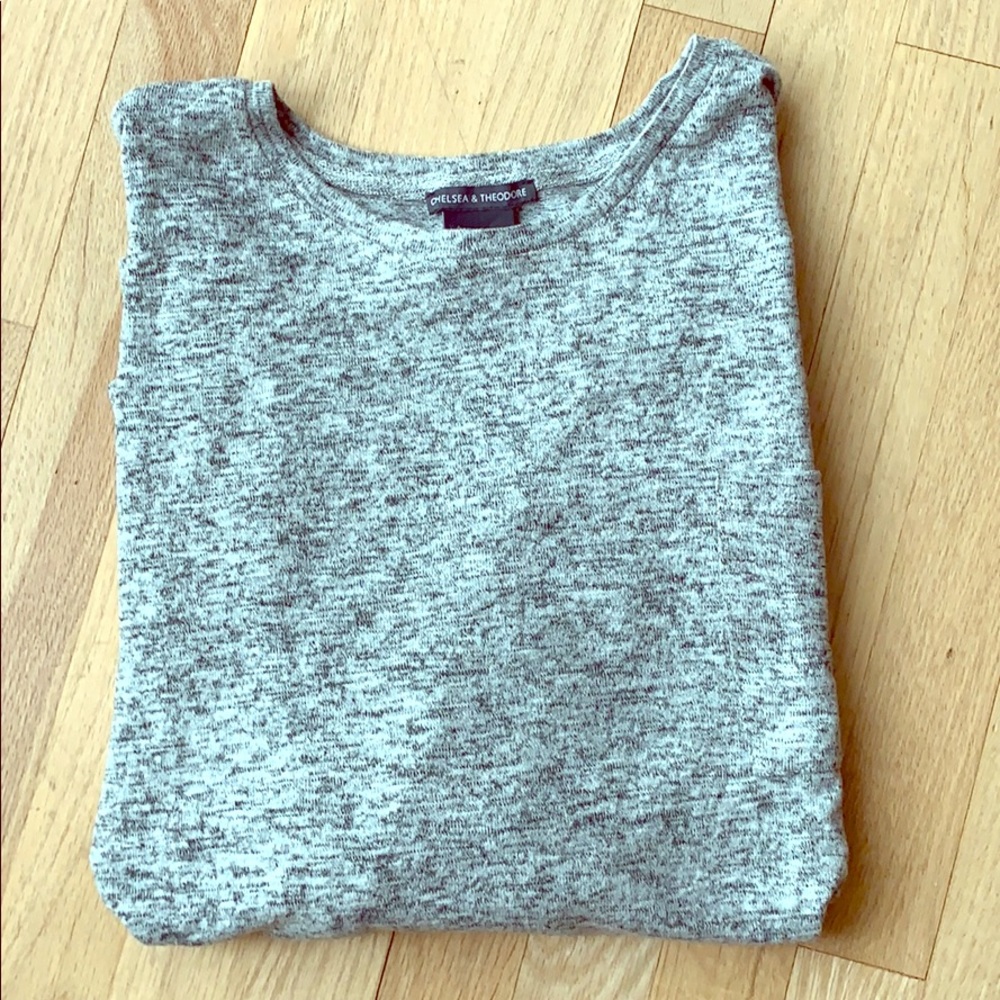 NWT. Elbow Length Heather Grey Blouse with Pocket
